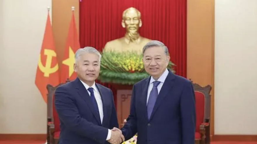 Party chief suggests Vietnam, Mongolia promote practical, effective cooperation